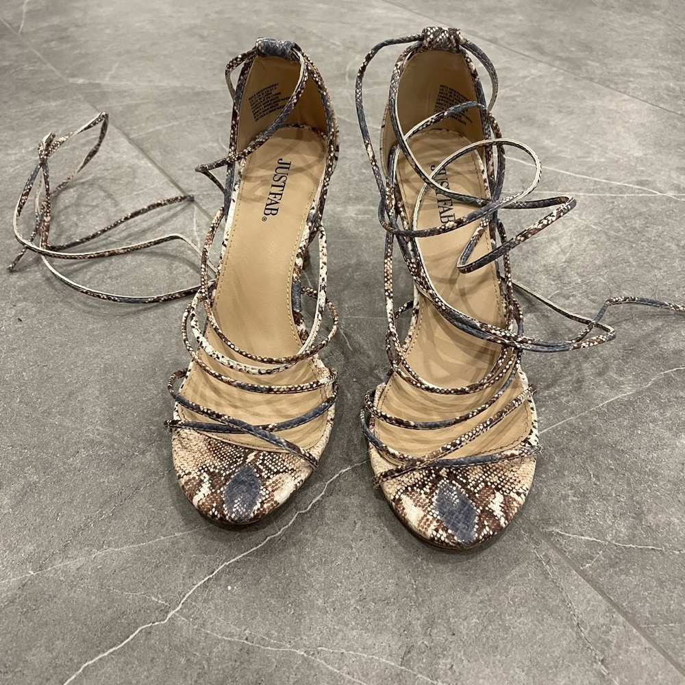 JustFab Strappy Sexy sandals 👡